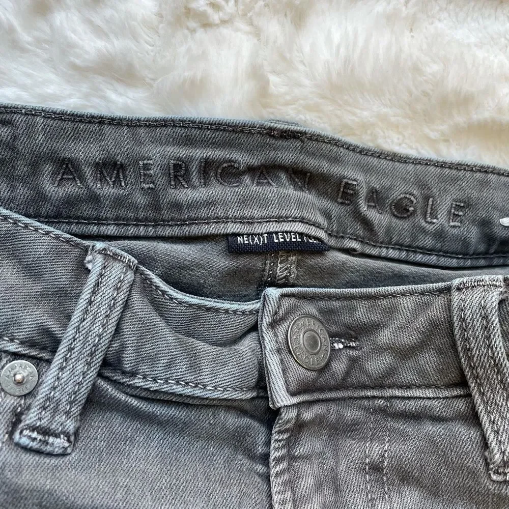 American Eagle Outfitter’s Gray Bermuda Short - Women’s 30‎